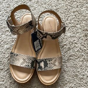 Universal Thread Snake Print Sandals Size 8 1/2